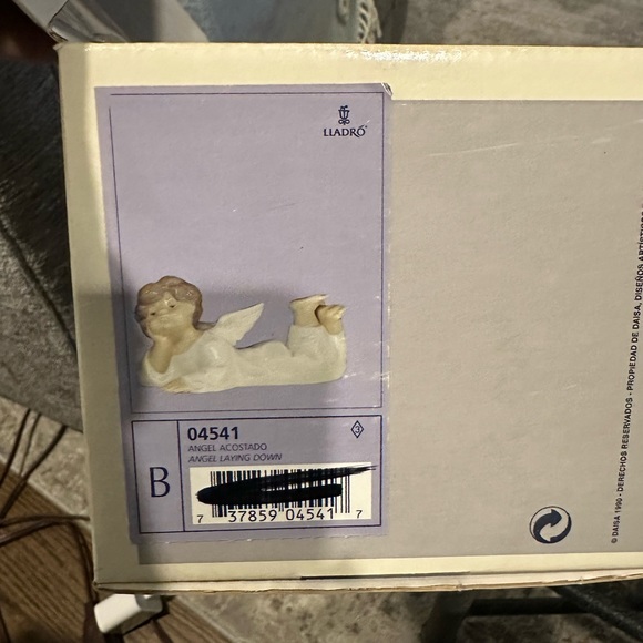 LLADRO’ Angel Laying Down Figurine #04541 - Picture 5 of 9